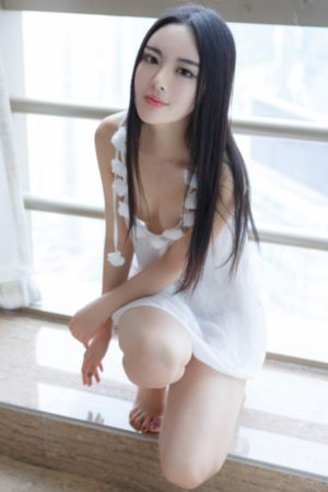 掀起裙子露出内裤_高清视频在线观看