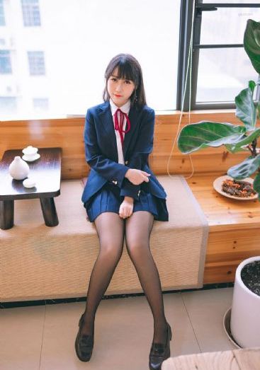女人让摸小秘视频_高清全集免费观看