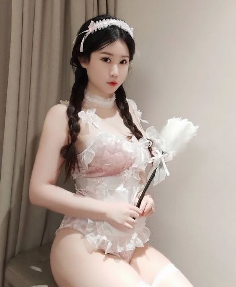 伸进内衣揉捏她的奶头小_BD国语日韩电影在线