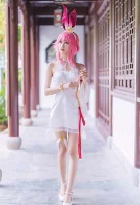 小骚少妇穿开档小裤_720高清完整版播放